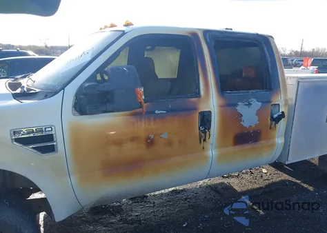 2008 Ford F-350 Chassis Lariat/Xl/Xlt z USA, uszkodzony, nr VIN 1FDSW355X8EC85474